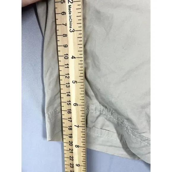 Columbia Sportswear women's khaki shorts, size 30w 8L - Picture 8 of 9